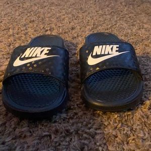 Cute Nike athletic slip ons!